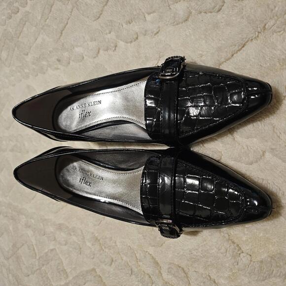 Anne Klein iflex Black Crocodile Embossed Patent Leather Pointed Kitten Heels 7 - Picture 2 of 9